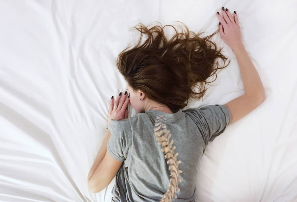 3 Posisi Tidur yang Wajib Dihindari Pengidap Skoliosis